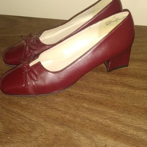 Red lower shoes!!